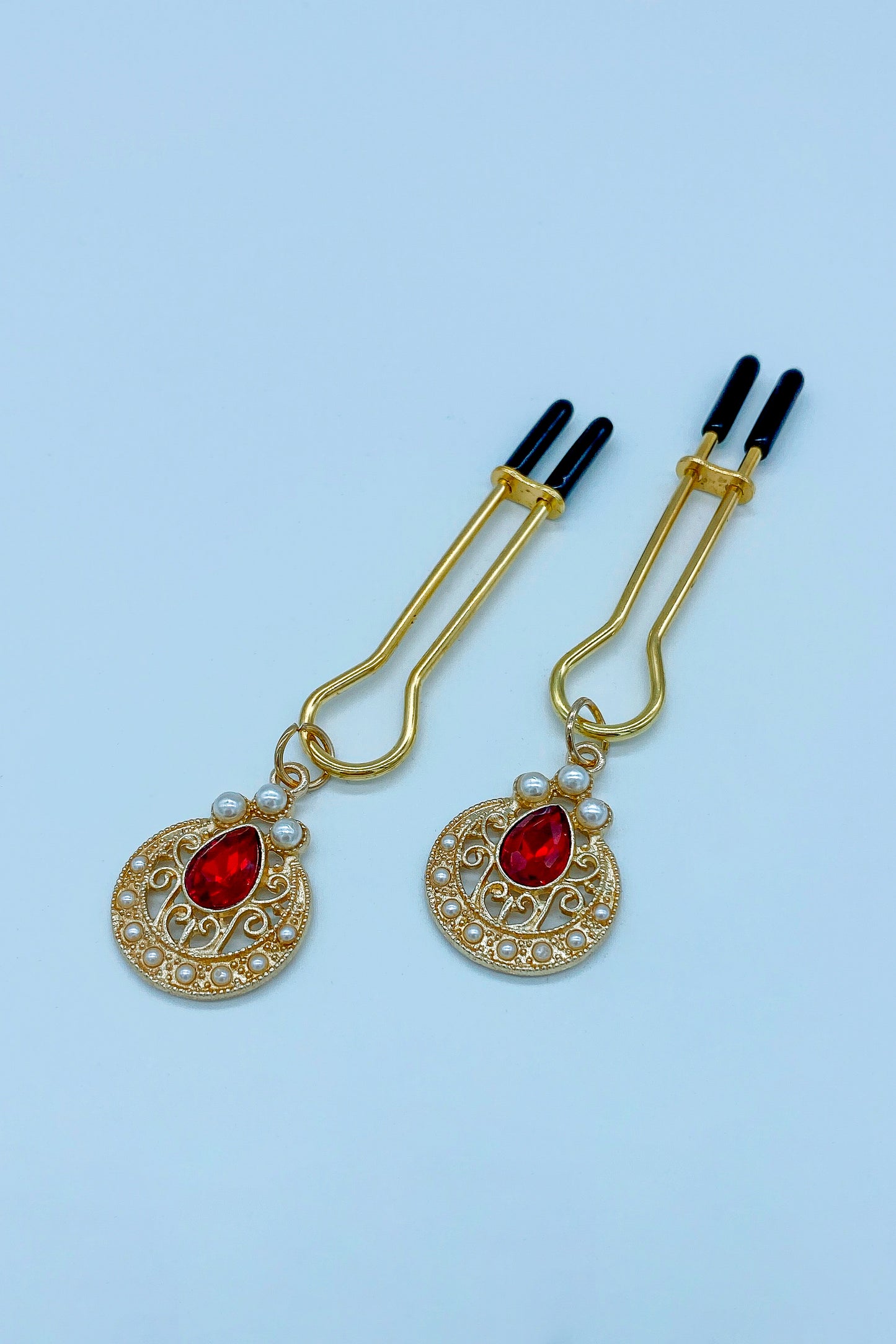 Body-safe nipple clamps for couples – durable design for gentle or intense stimulation