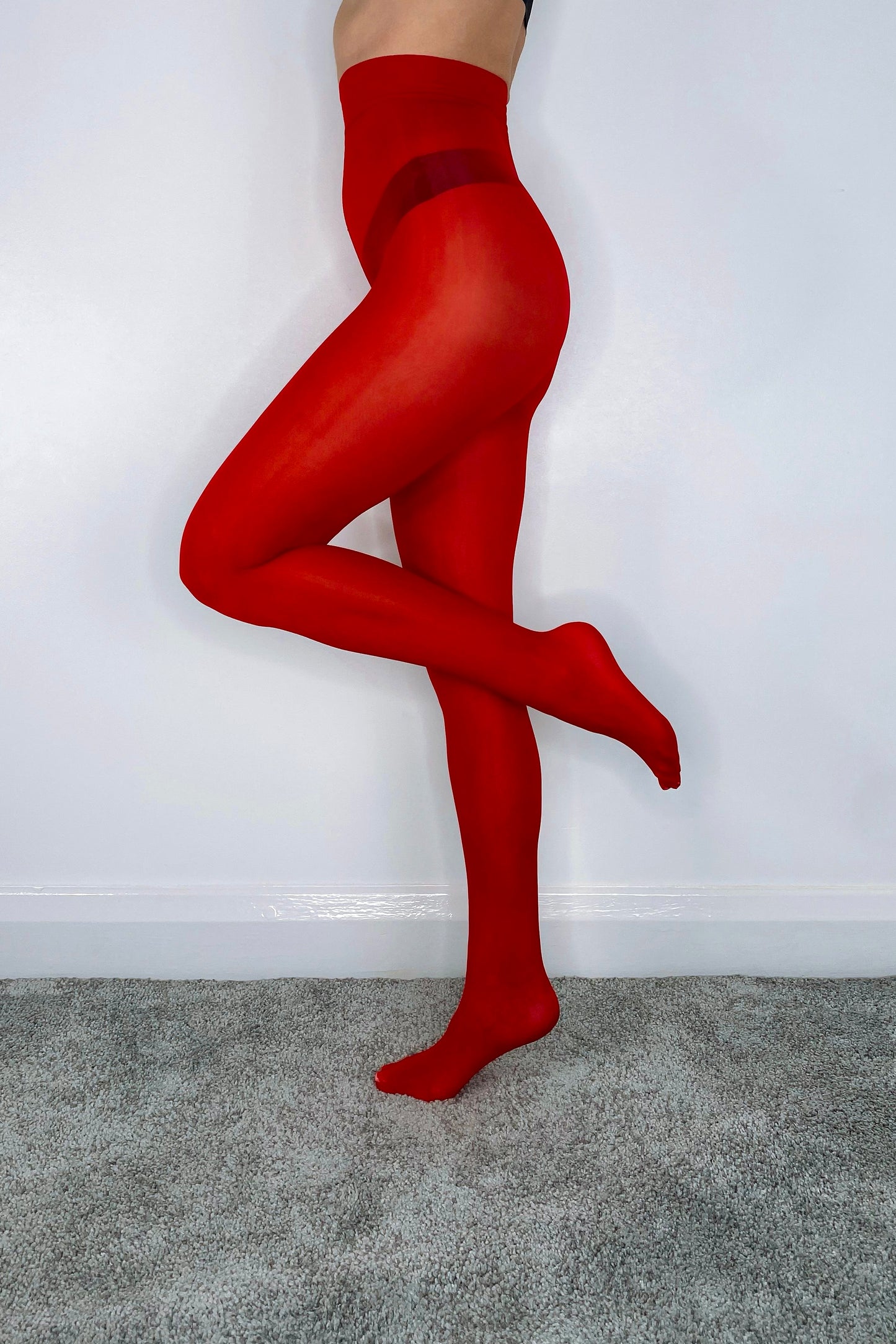 Red glossy pantyhose – lightweight 8 denier fabric