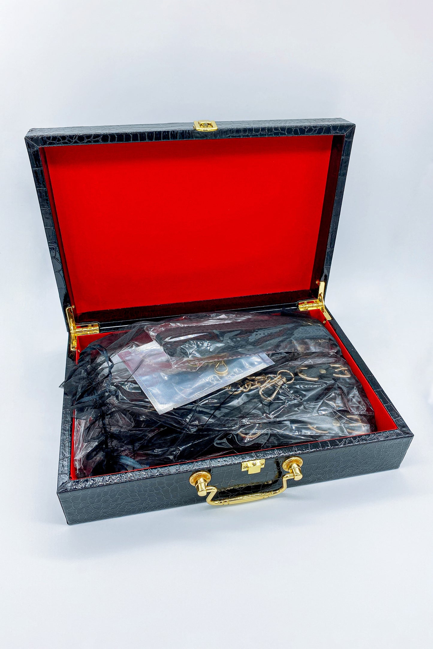 Elegant bondage set with discreet packaging – designed for intimacy and exploration